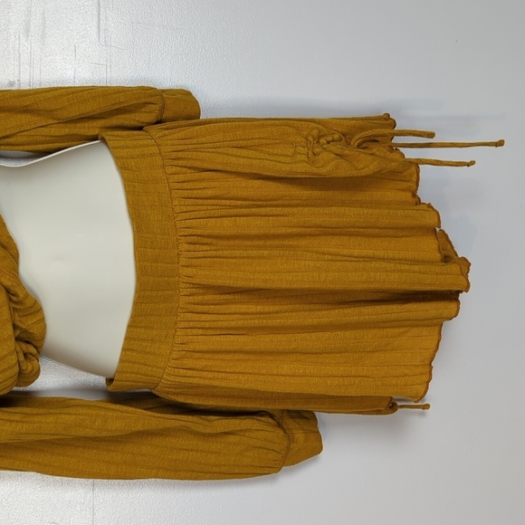 FP Beach 2-Piece Set - Picture 3 of 15